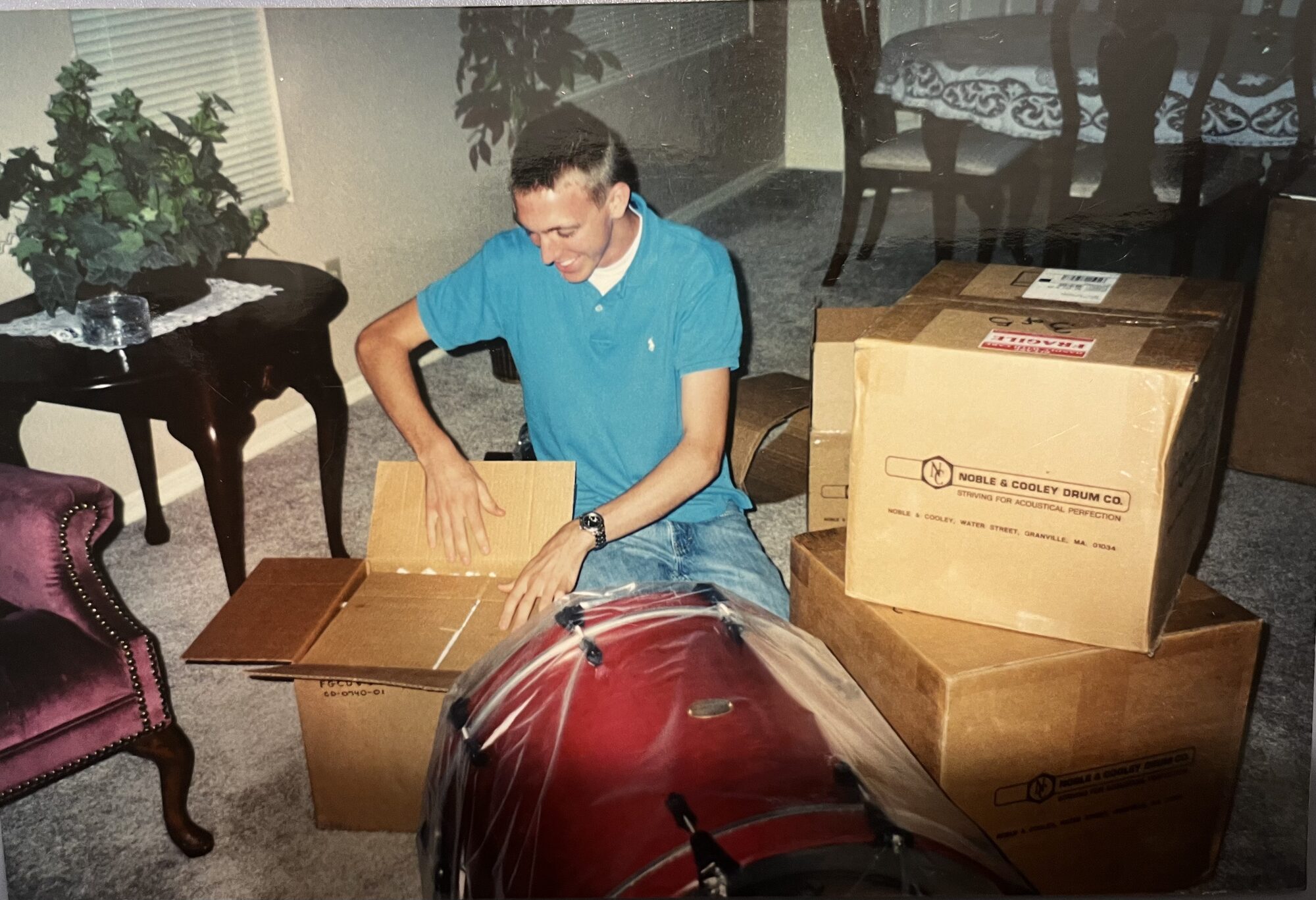 Keb unboxing the Noble & Cooley drums